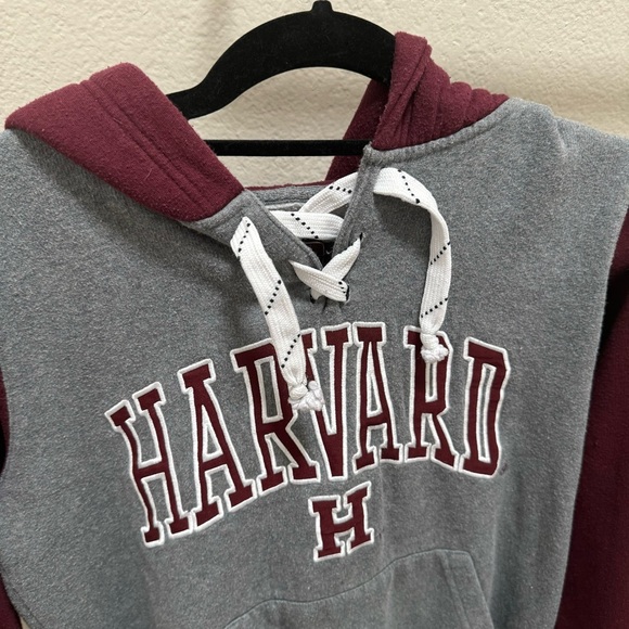 Cute Harvard College Hoodie/Sweatshirt - Picture 7 of 7